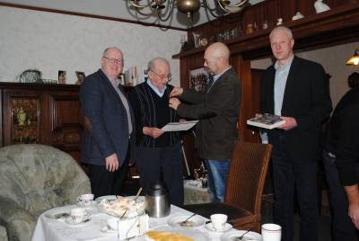 Otto Themann verleiht die diamantene Ehrennadel!